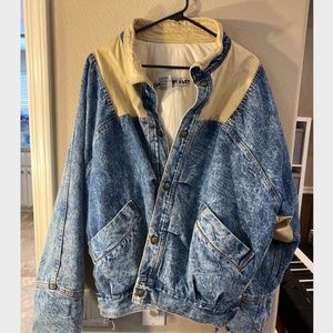 perfectly oversize Denim Jacket with leather trim